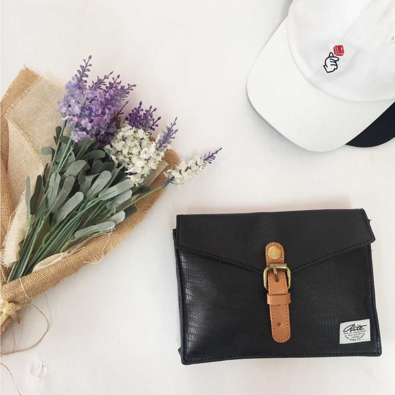 2017 乐游系列-漫步包(横款)- 黑鳄鱼  - 侧背包/斜挎包 - 真皮 黑色