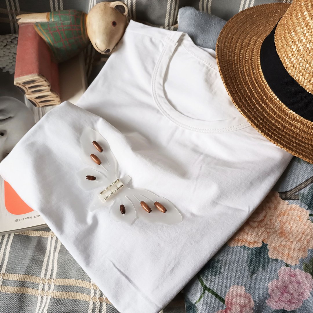 *手工糸列*百搭手缝立体蝶图案直身棉弹高端 Smart Casual Tee - 女装 T 恤 - 棉 白色