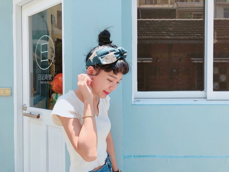 大蝴蝶扭结发带_喃喃细语_墨蓝 - 发带/发箍 - 棉．麻 蓝色