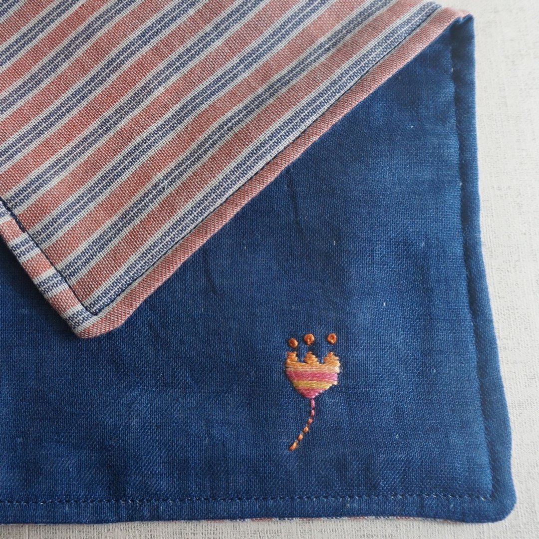 Hand embroidered quadruple gauze handkerchief "Flower 1" - 其他 - 绣线 蓝色