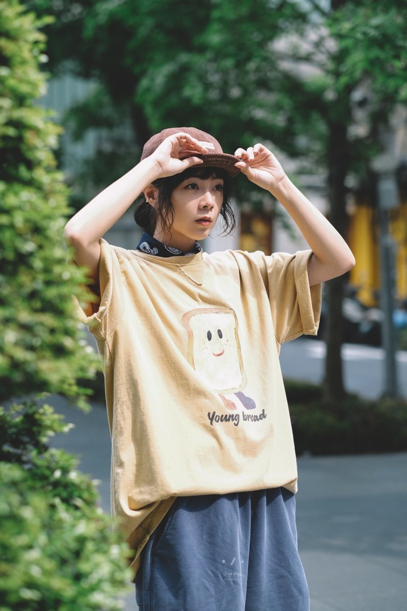 吐司少年宽松水洗TEE - 2色 - 奶油吐司 - 女装 T 恤 - 棉．麻 黄色