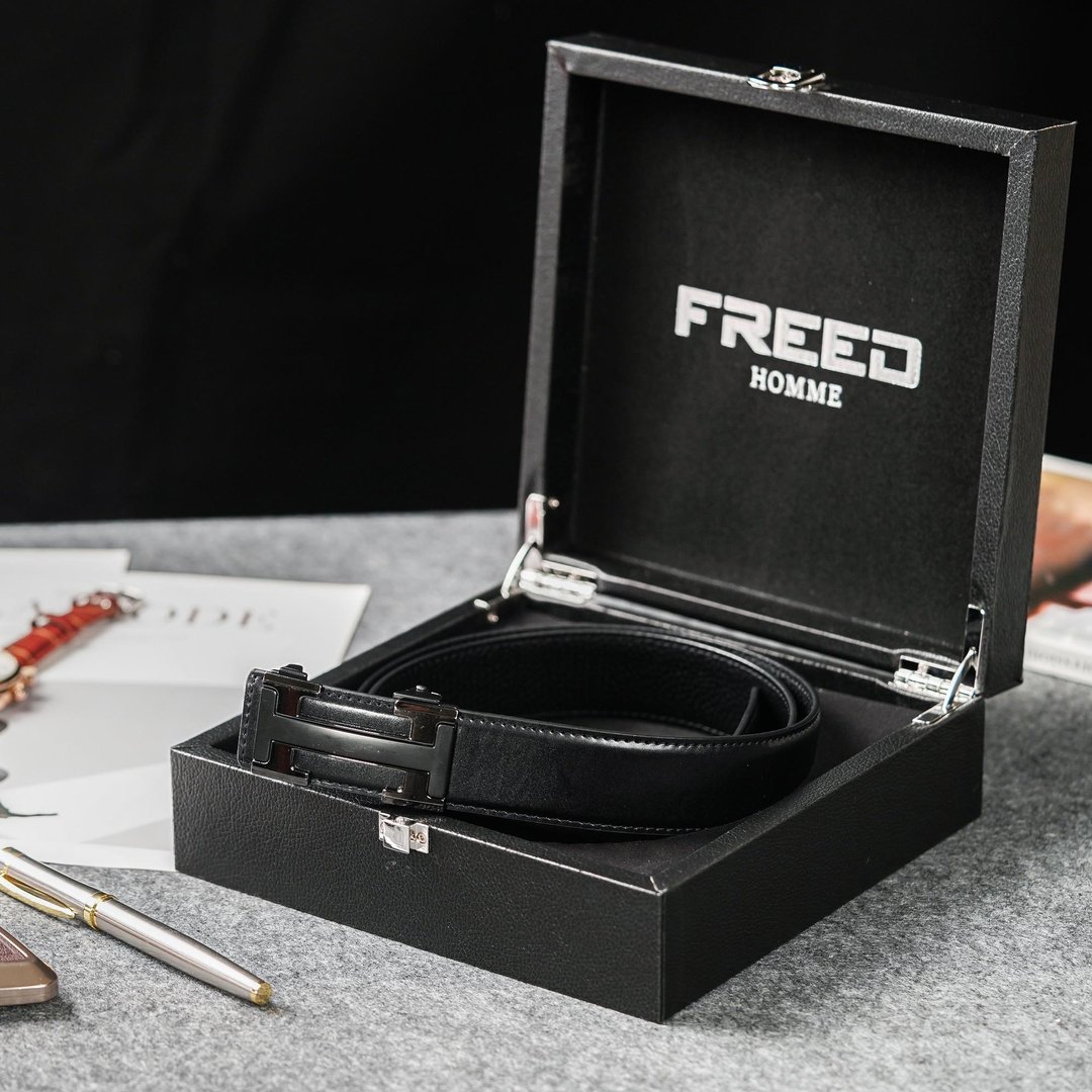 【FREED】金属英文扣真皮皮带 皮革 男生礼物 父亲节礼物 - 皮带/腰带 - 真皮 黑色
