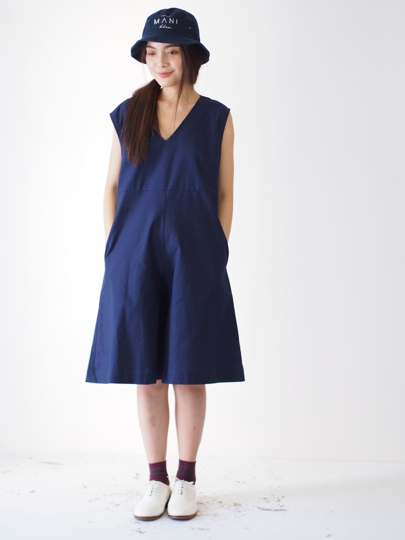 ManiBleu V Neck Sleeveless Jumpsuit - Light Navy - 背带裤/连体裤 - 棉．麻 蓝色