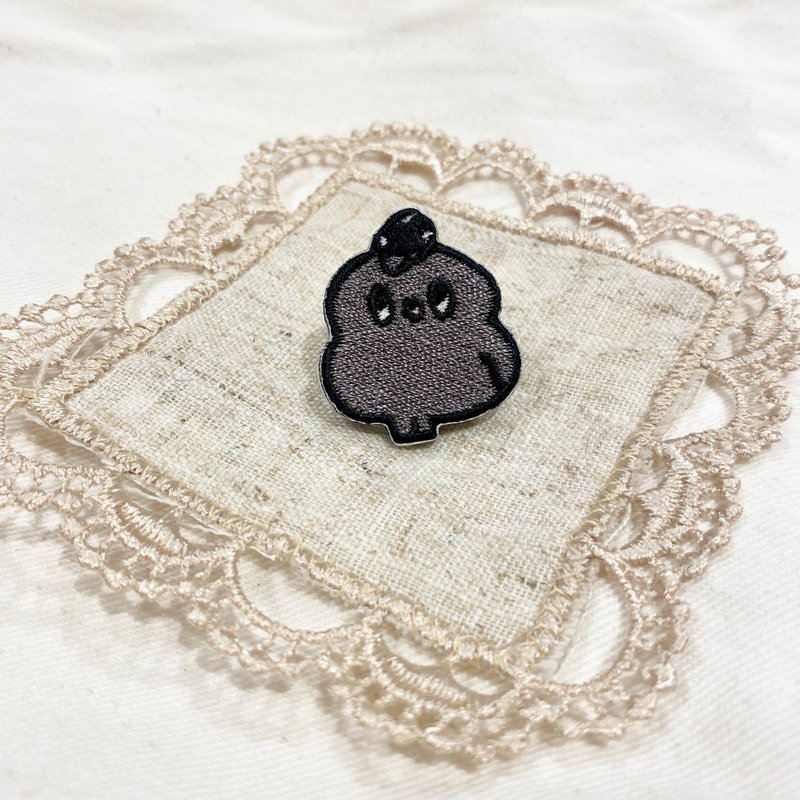 刺绣别针 - 黑淋 / 花枝鼠 - 徽章/别针 - 绣线 黑色