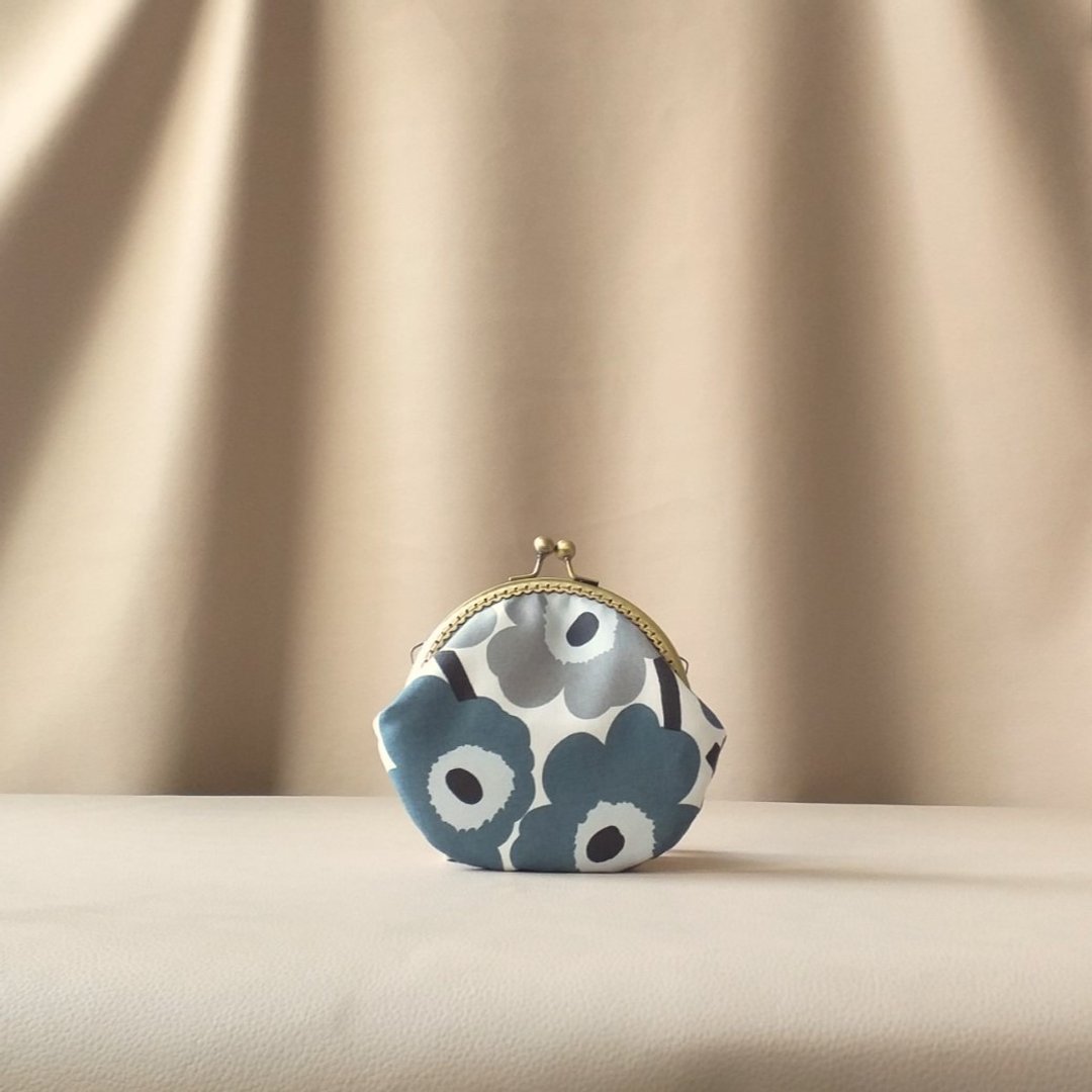 Serenity- 限量 Marimekko布料 饼干口金包 / 小物耳机饰品 收纳 - 零钱包 - 棉 蓝色
