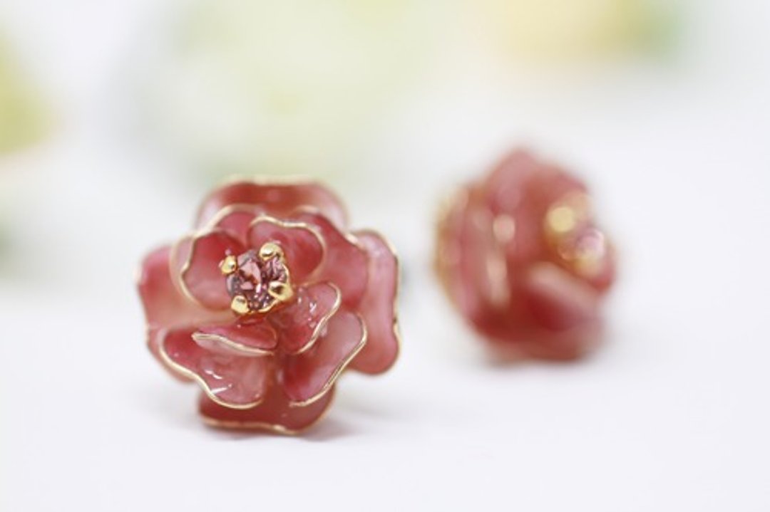 Princess Rose Pierced Earrings & Earrings (Customizable) - 耳环/耳夹 - 树脂 