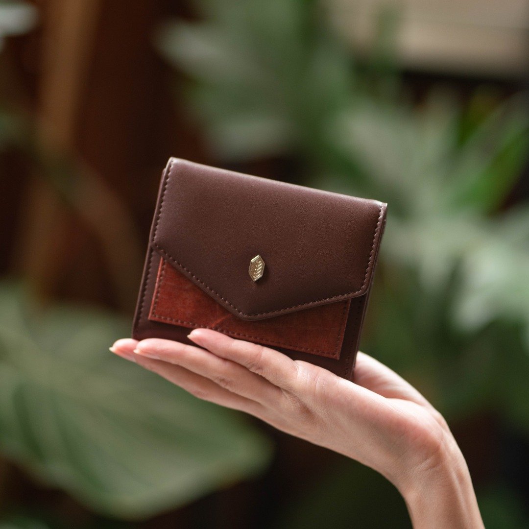 Milly Compact Wallet 简约风短夹 棕色 - 皮夹/钱包 - 其他材质 咖啡色