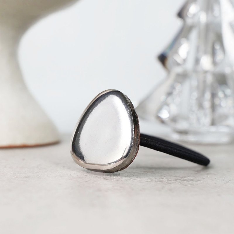 TH 86 美浓烧 手绘铂金图案瓷砖发圈 背面皮革加工 - 耳环/耳夹 - 瓷 