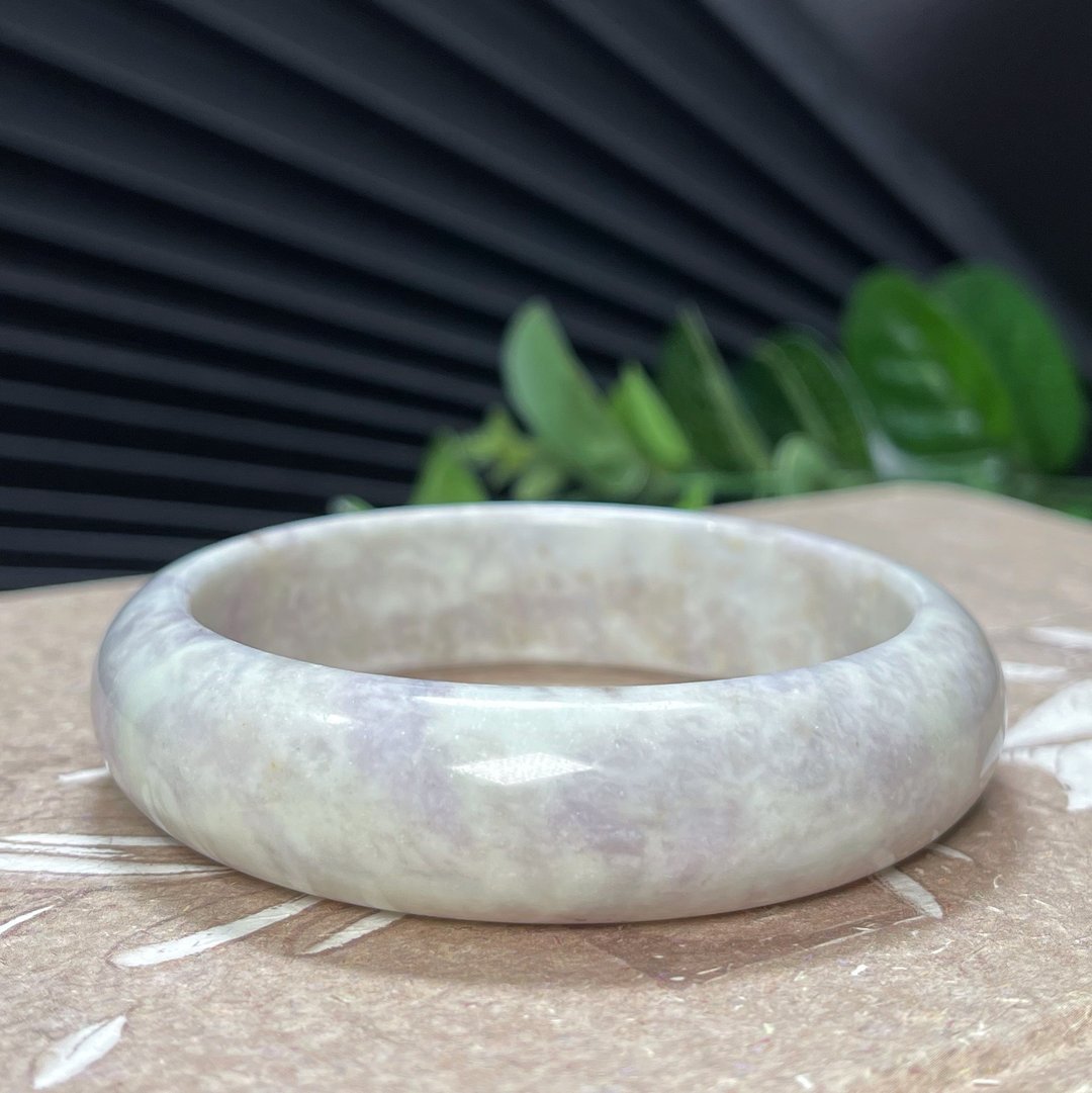 稀有紫方钠石手镯61MM 玉化高瓷薰衣草紫神奇变色石手环 独特有趣 - 手链/手环 - 宝石 紫色
