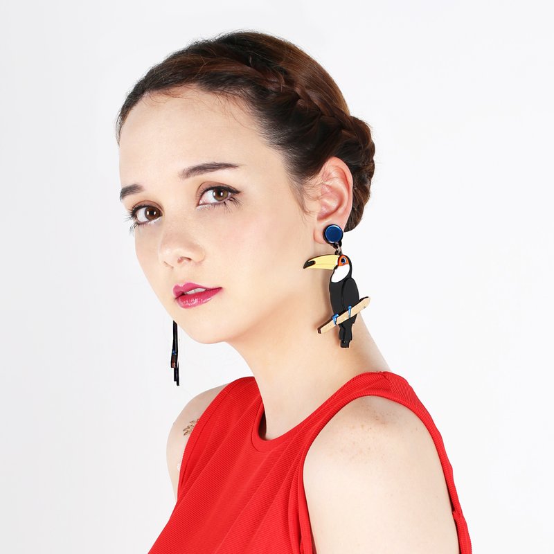 大咀鸟吊耳环 - 耳环/耳夹 - 压克力 多色