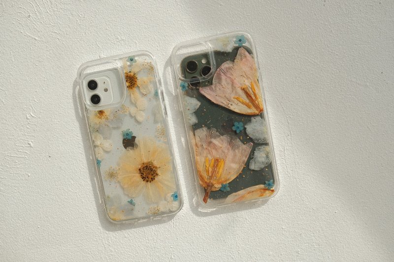 出国前现货特惠 / iPhone15 plus 押花手机壳 压花 手作 滴胶 保 - 手机壳/手机套 - 植物．花 粉红色