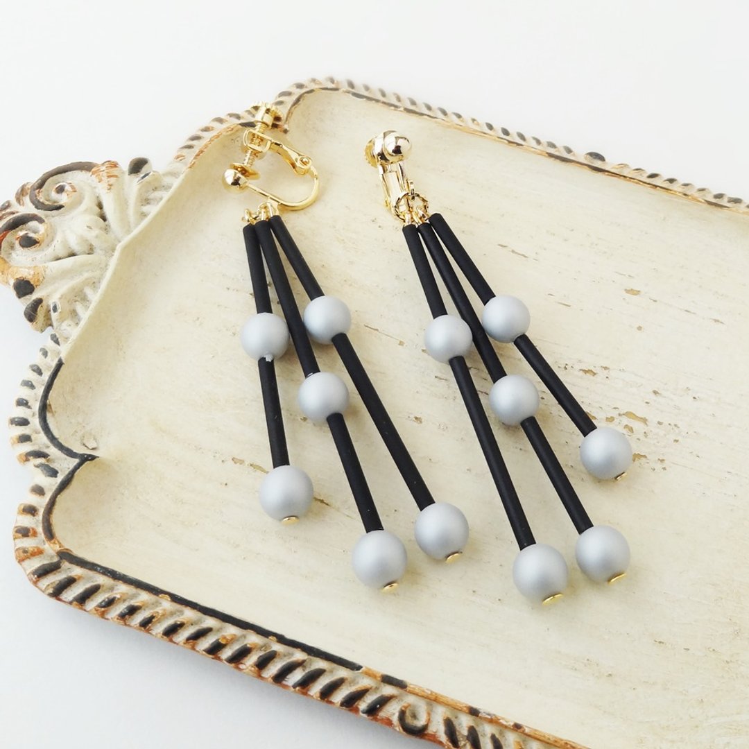3 bars BLACK Earrings - 耳环/耳夹 - 其他金属 黑色