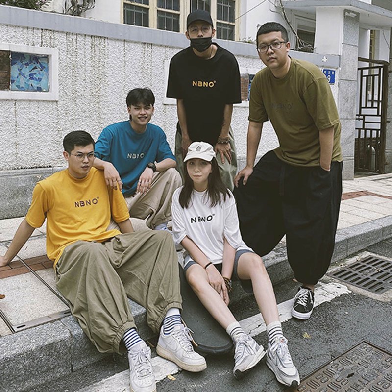 NBNO 日系简约纯色打底男女情侣同款T恤 - 男装上衣/T 恤 - 棉．麻 多色