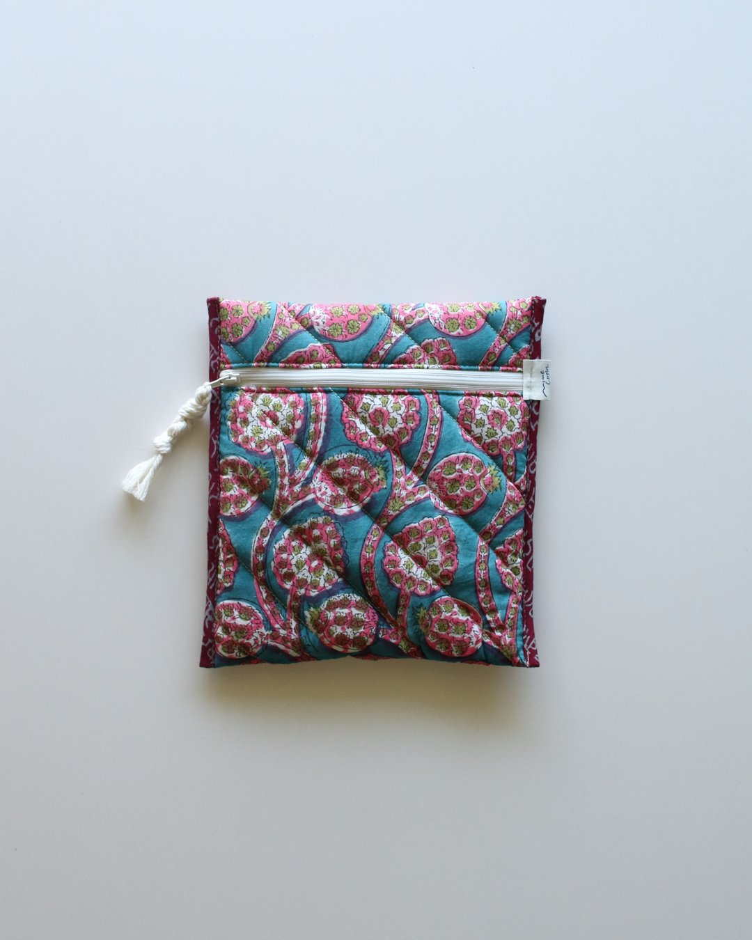 Block quilt Book Sleeve. / Green land - 化妆包/杂物包 - 棉．麻 绿色