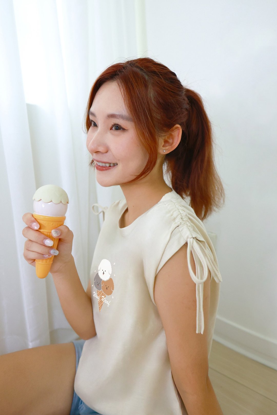 肩膀抽绳Tee-比熊犬阿棉狗狗冰淇淋 (奶油杏) - 女装 T 恤 - 棉 黄色