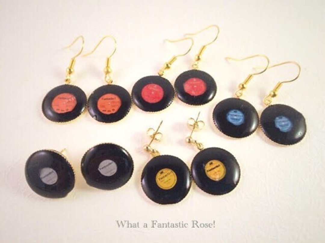 Analog record earrings & Clip-On (16mm, color selectable) - 耳环/耳夹 - 塑料 