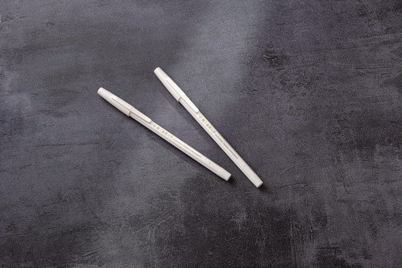 台湾大学 复古原子笔 - 无印白 - 圆珠笔/中性笔 - 其他金属 多色