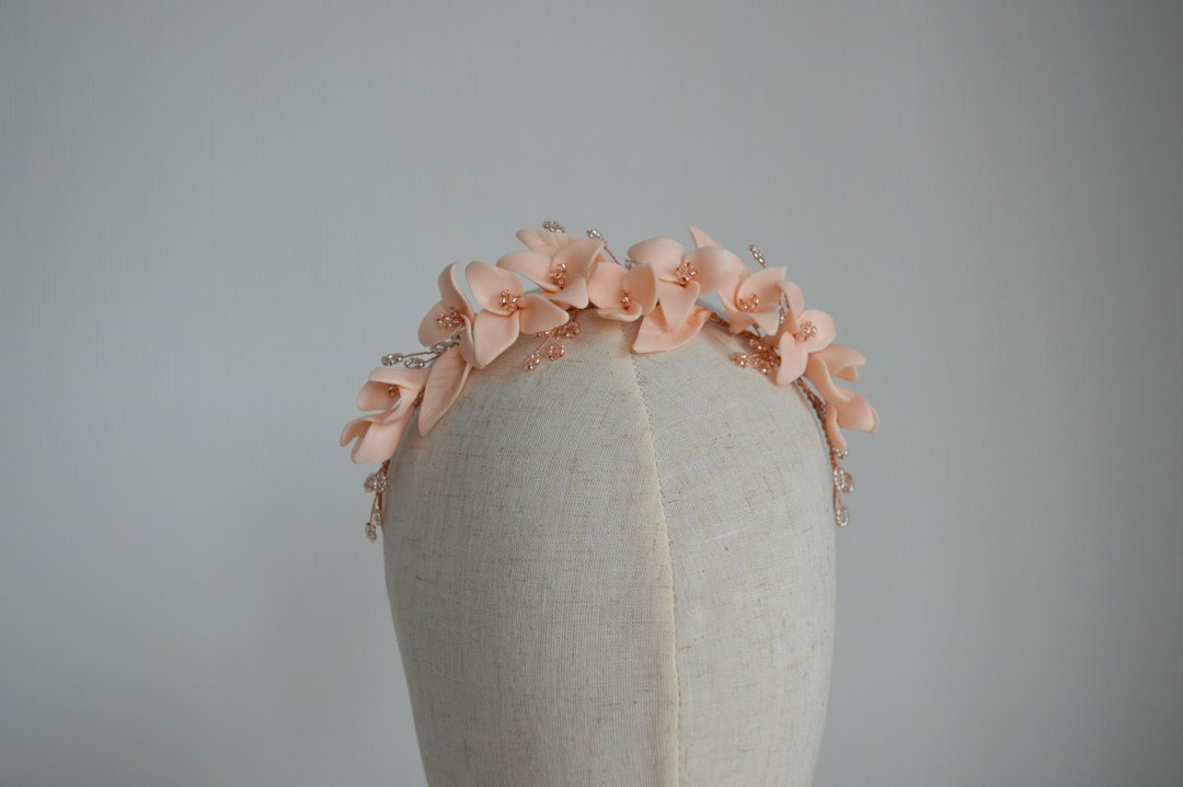 Wedding Headband with Flowers, Bridal Headband, Floral Tiara, Rose Gold Crown - 发带/发箍 - 粘土 粉红色