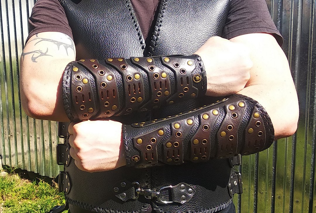 Archery Bracer Armguard Steampunk Bracer Leather Armguard Leather Wristband - 手链/手环 - 其他金属 