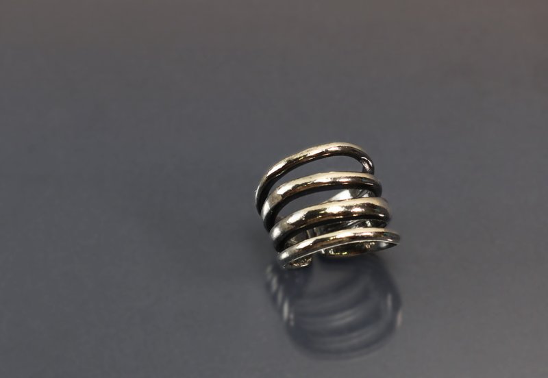 线条系列-缕空线条宽版开口925银戒 - 戒指 - 纯银 红色