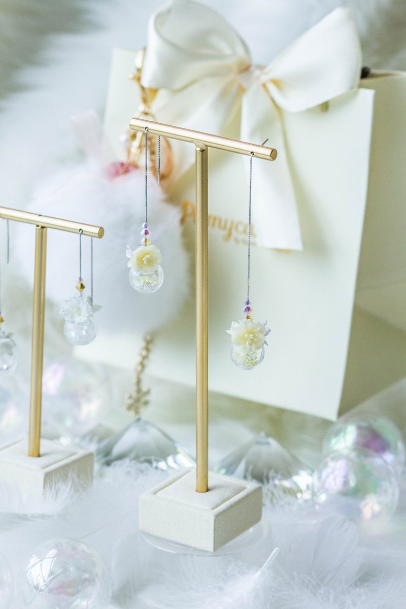 POM POM:梦幻雪牡丹水晶球耳链- Pamycarie 手工制作饰品 - 耳环/耳夹 - 玻璃 金色