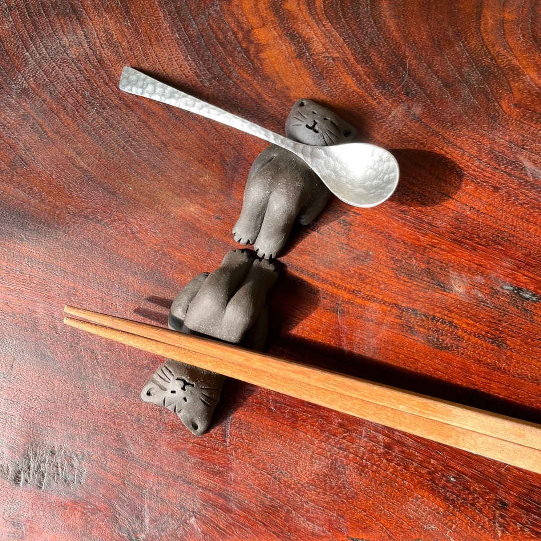 吃饱撑着黑喵筷架 / 2入组 / 陶 - 筷子/筷架 - 陶 黑色