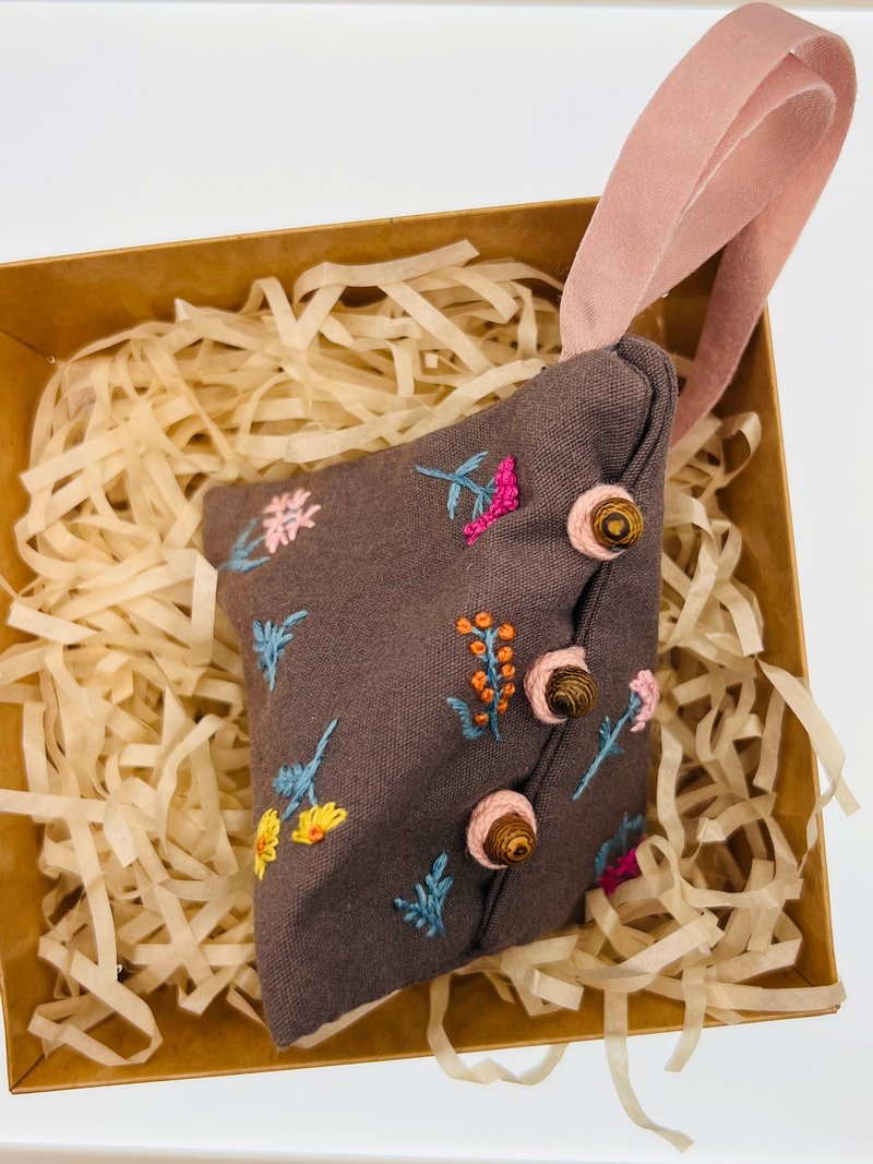 刺绣-端午节香包-大棕子-深色 - 香薰/精油/线香 - 棉．麻 