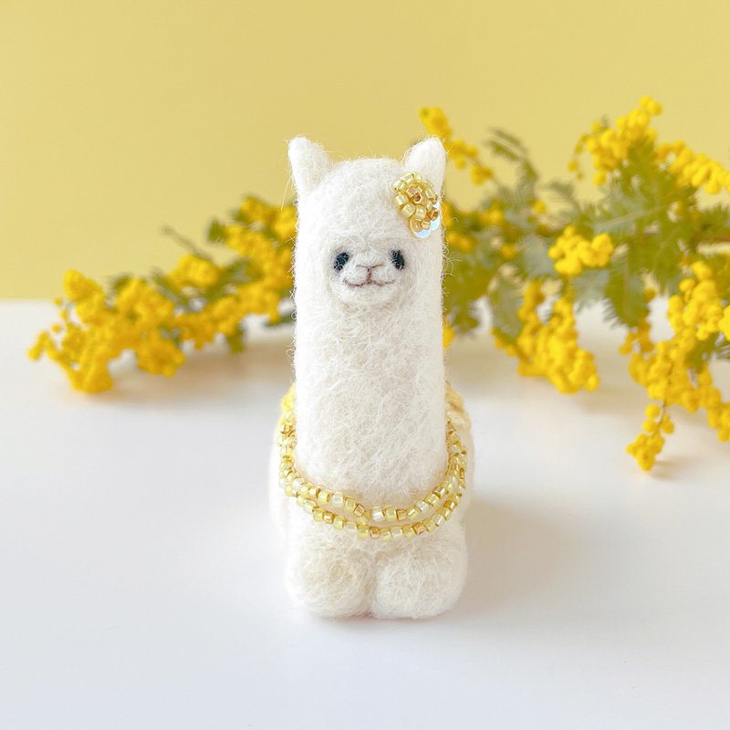 万圣节 坐姿羊驼 - 摆饰 - 羊毛 黄色