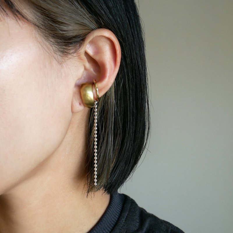 Swag 耳骨夹 球形链条 / silver × brass C132 - 耳环/耳夹 - 铜/黄铜 金色