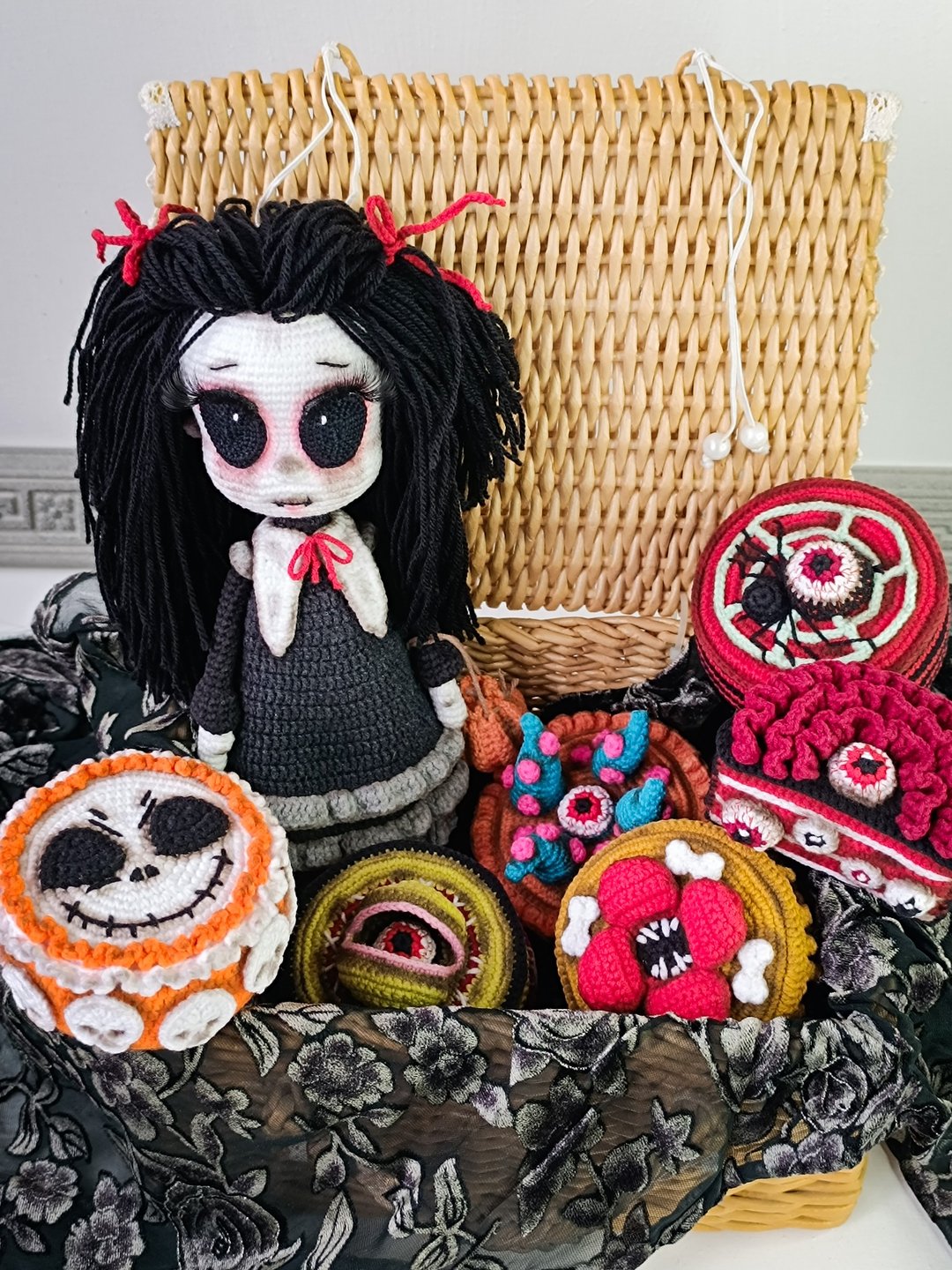 令人毛骨悚然的怪异哥特玩具设置钩针图案pdf在英语Amigurumi可怕 - 手工艺教程/工具书 - 其他材质 