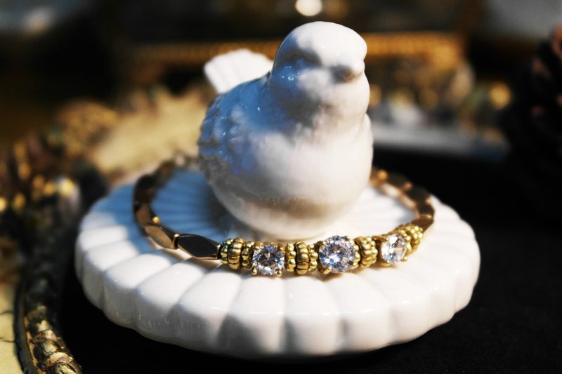 《经典系列》锆石(三个) 黄铜手环 - 手链/手环 - 宝石 