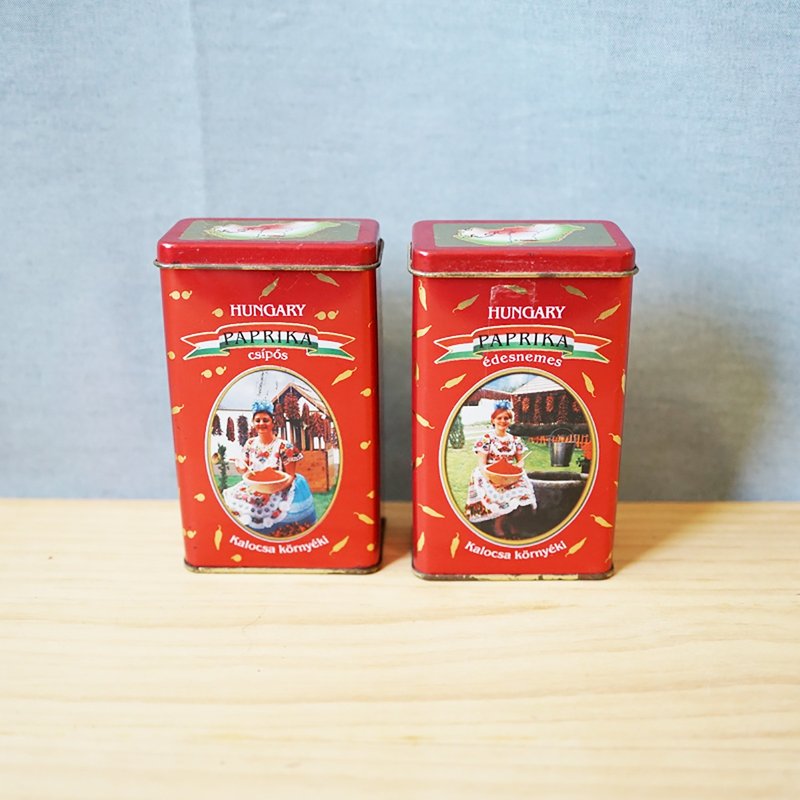 【北极二手杂货】Hungary Paprika 匈牙利红椒粉铁盒一对 - 调味罐/酱料瓶 - 其他金属 红色