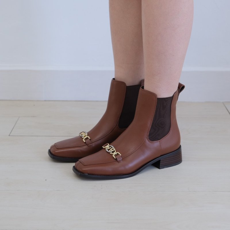 金属饰扣真皮切尔西靴女 方头低跟短靴女 - 女款短靴 - 真皮 