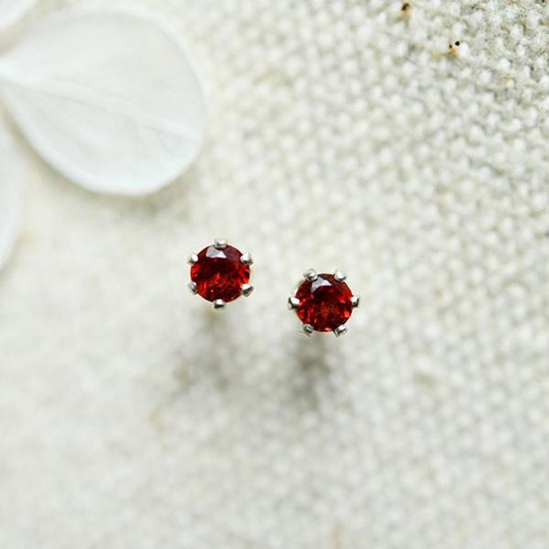 Baby Garnet Stud Clip-On January Birthstone 3mm - 耳环/耳夹 - 宝石 红色