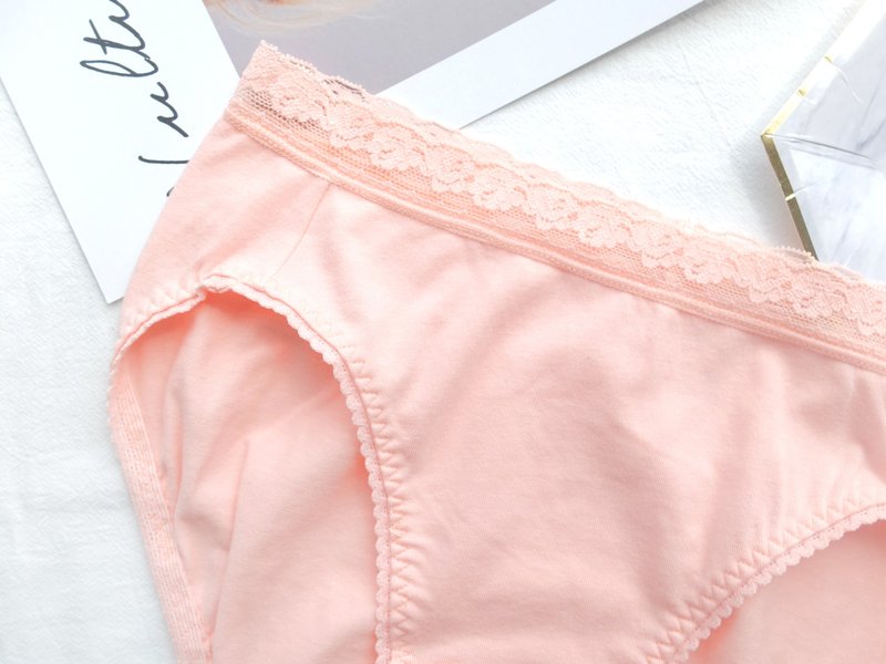 纯真年代・莫代尔棉中腰三角裤・台湾制 - 女士内衣裤 - 棉．麻 紫色