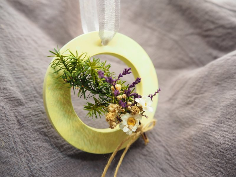 【扩香石礼盒】年末限定 扩香石花圈 - 香薰/精油/线香 - 其他材质 多色