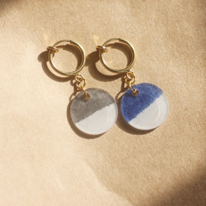 冰树 - 针夹式耳环 - 耳环/耳夹 - 塑料 灰色