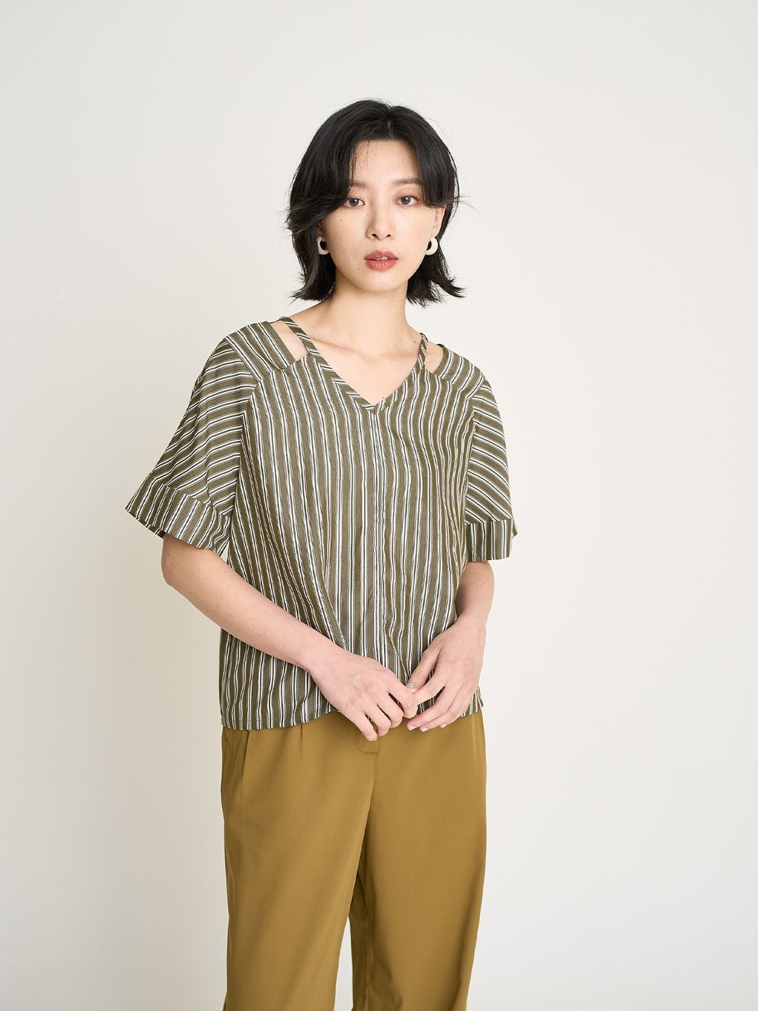 百叶小天窗条纹上衣-潮苔 - 女装 T 恤 - 其他人造纤维 绿色