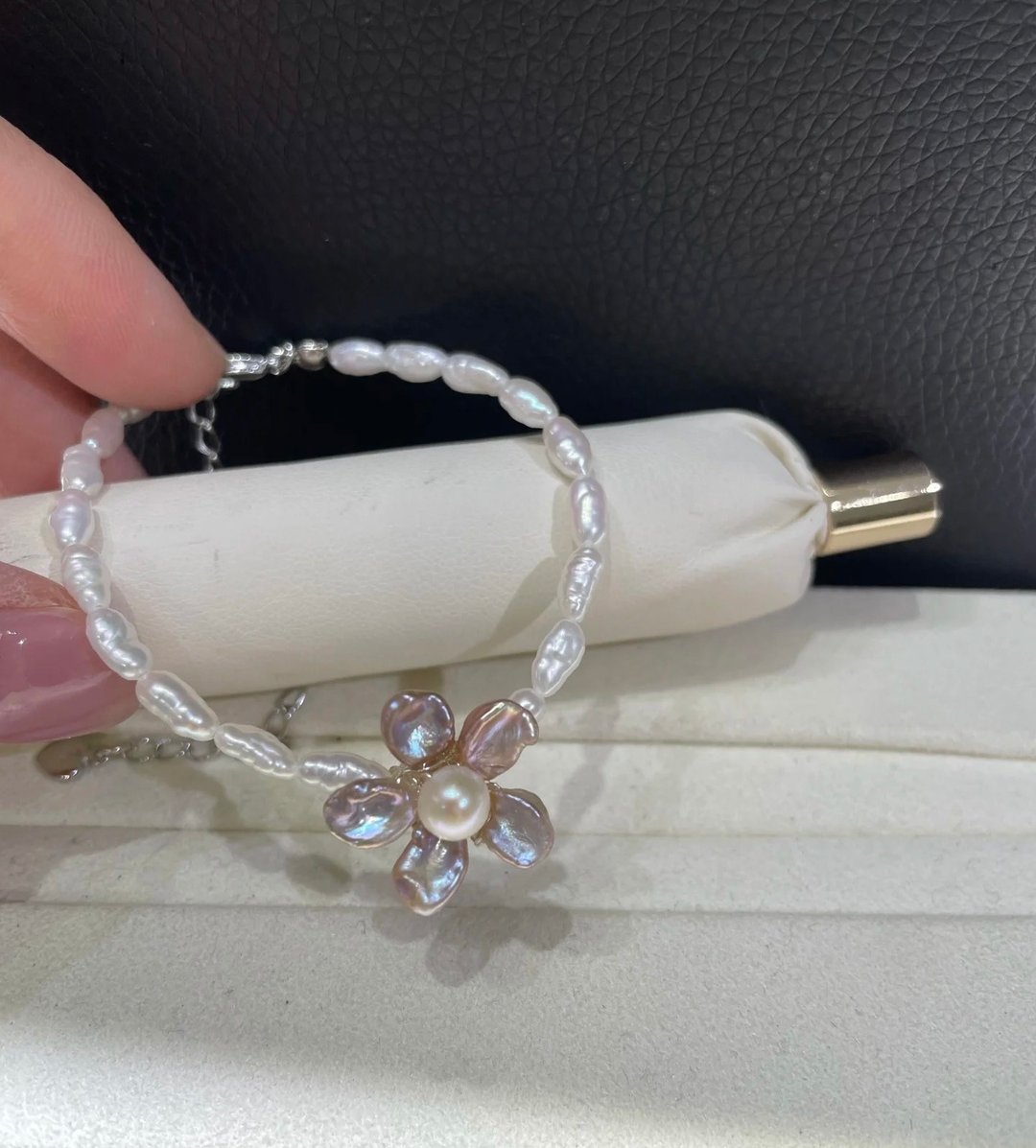 YuanPearl天然巴洛克異形珍珠手鍊花瓣紫粉白珍珠隨機顏色 - 手链/手环 - 珍珠 白色