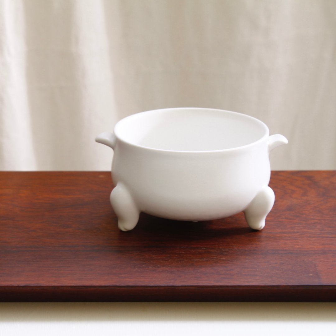 【香具用品】满釉支钉烧-双耳三足香炉 - 摆饰 - 瓷 白色