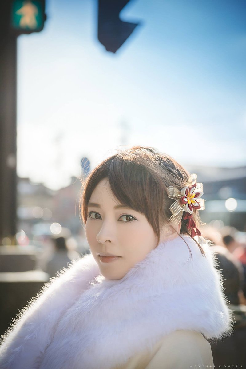 【洋粋スタイル】つまみ细工手作饰品－雪之花。米白红 - 胸针 - 棉．麻 红色