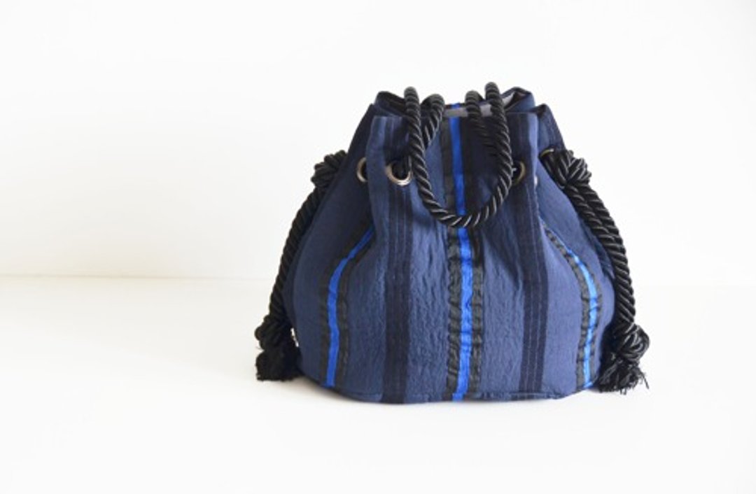 Stripe Ribbon Marine Bag Blue - 手提包/手提袋 - 棉．麻 