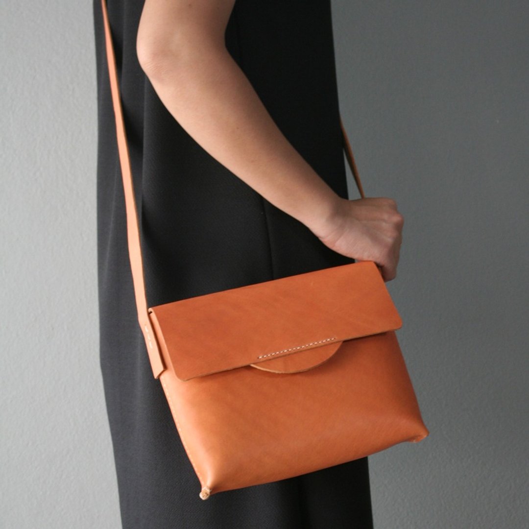 Leather Shoulder Bag / Caramel Leather Crossbody Bag - 侧背包/斜挎包 - 真皮 咖啡色