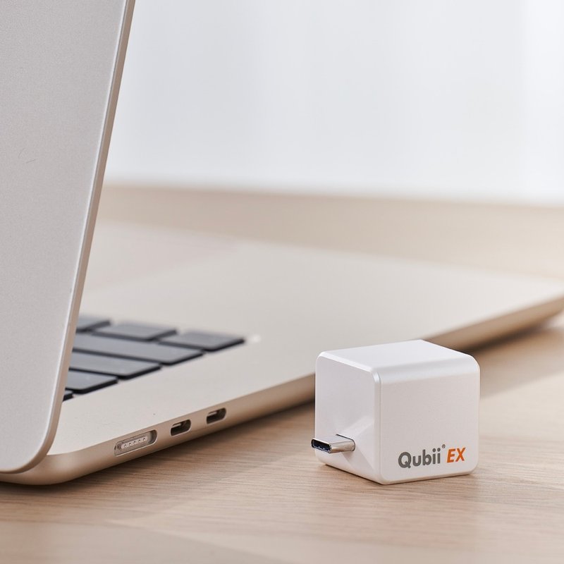 Maktar QubiiEX USB-C 极速版 备份豆腐 手机备份 内含512G容量 - U盘 - 塑料 白色