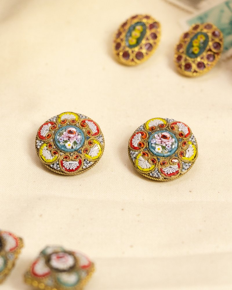 意大利古董 微镶马赛克传统工艺 蓝底粉花 红黄饰边圆形耳夹 耳环 - 耳环/耳夹 - 玻璃 多色