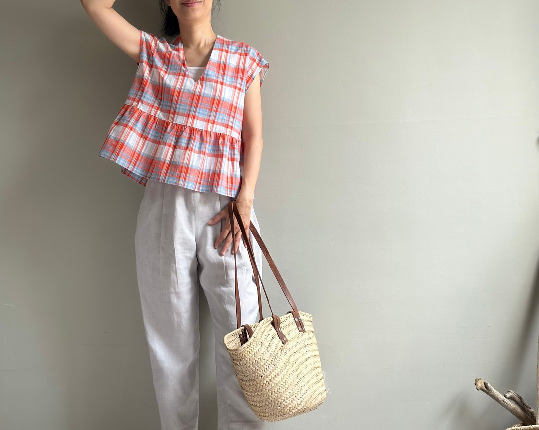 橘子汽水/清新凉爽格子棉麻荷叶下摆V领法式袖上衣 - 女装背心 - 棉 