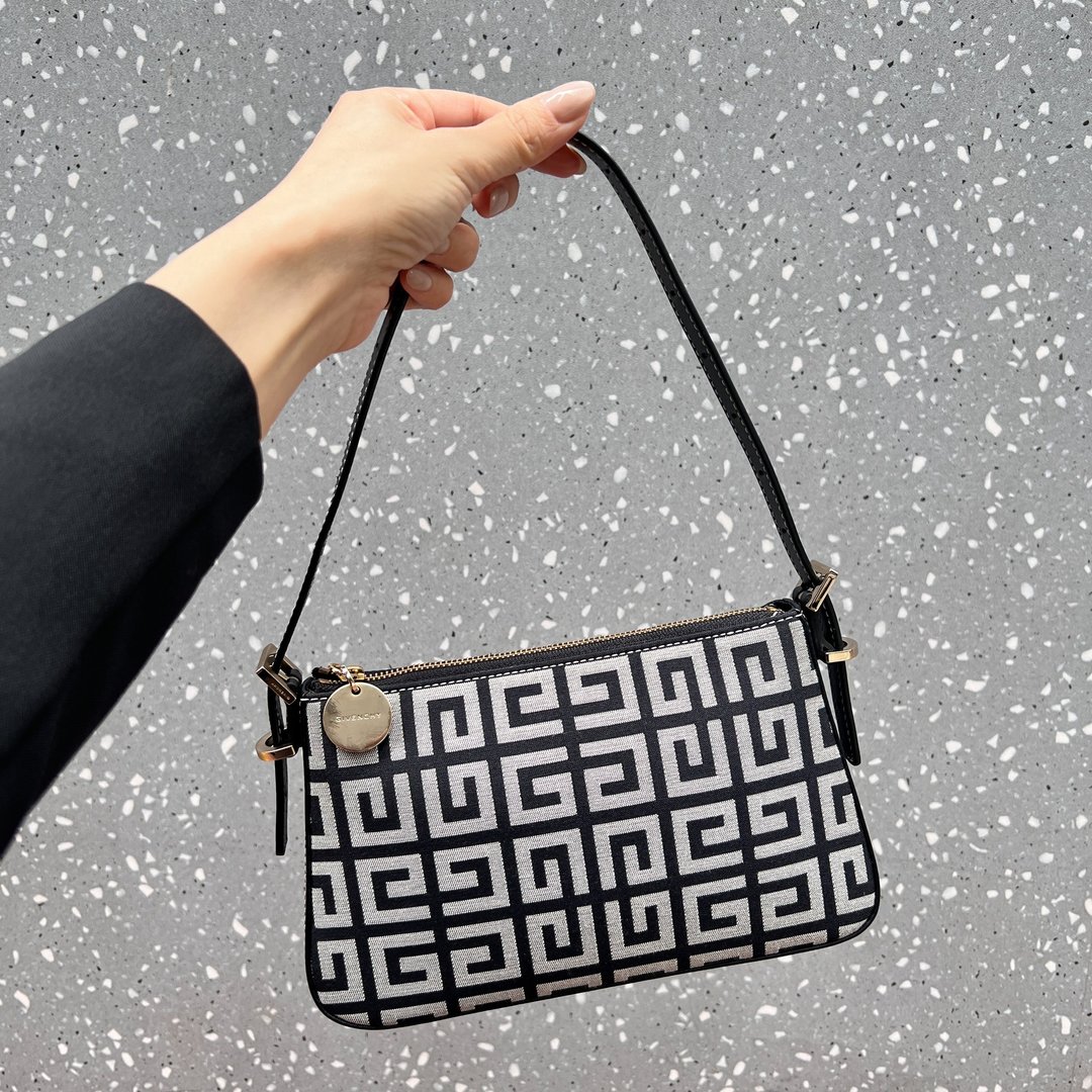【日本中古】00年代中古Givenchy 老花麻将包/ 腋下包 - 手提包/手提袋 - 其他材质 灰色