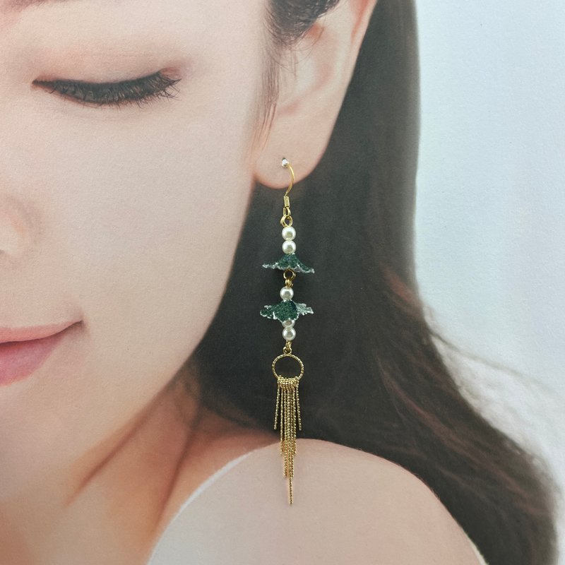 Horizon 地平线飘逸小花垂坠感耳环 - 耳环/耳夹 - 棉．麻 多色