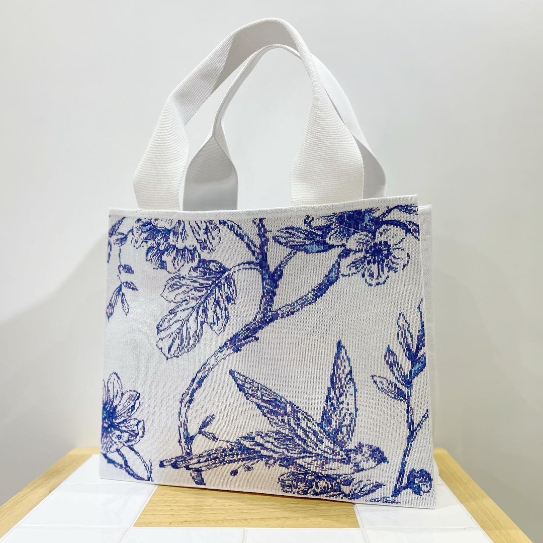 Loxe 香港制造 Tote Bag 手提包 The Porcelain 瓷光拾影 - 手提包/手提袋 - 棉．麻 