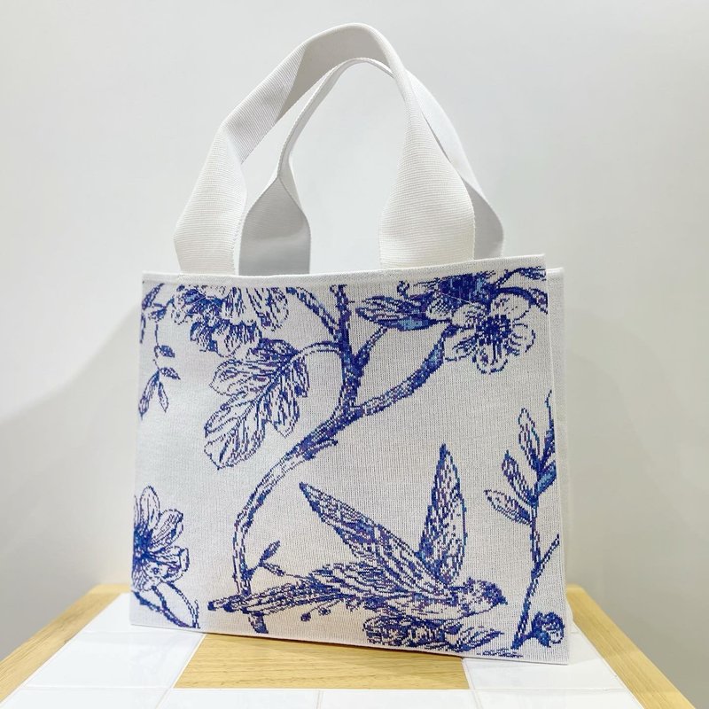 Loxe 香港制造 Tote Bag 手提包 The Porcelain 瓷光拾影 - 手提包/手提袋 - 棉．麻 